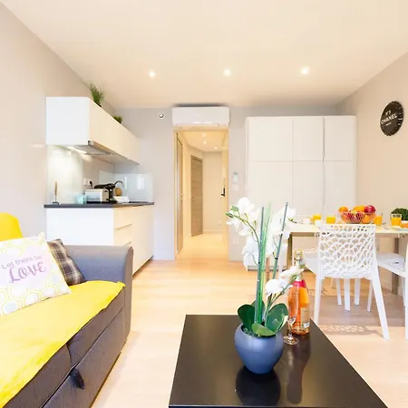 Cozy Nest Yourhosthelper Apartment